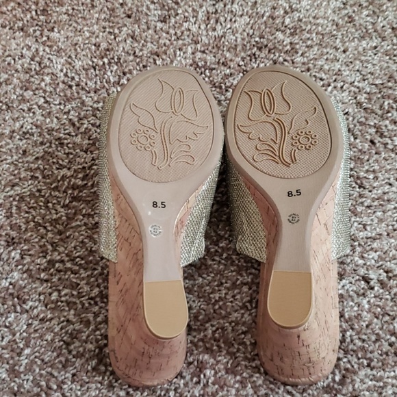 Slipper - Picture 3 of 3